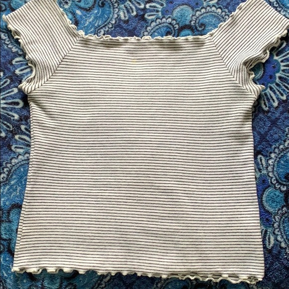 Aeropostale off-the-shoulder shirt - Picture 2 of 4